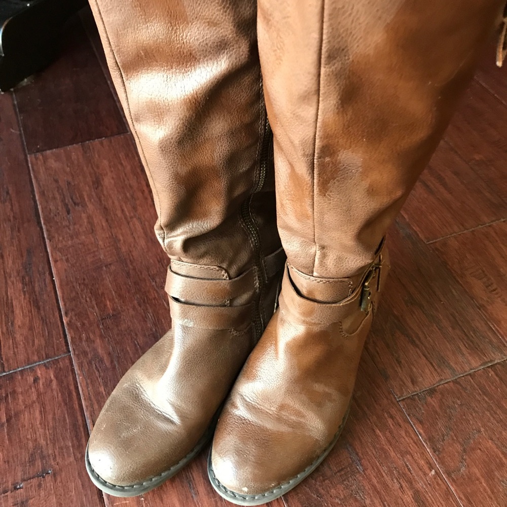 Tall brown leather fashion boots